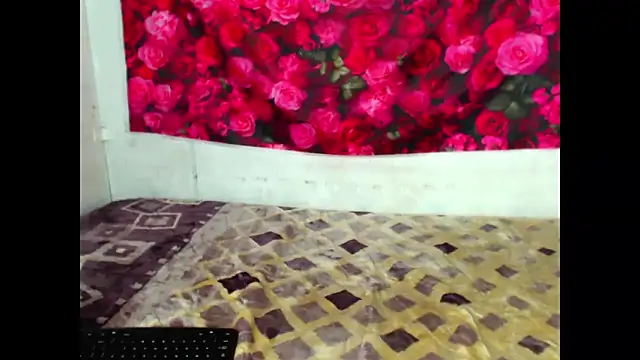 Sweeteboneycherry online show from March 18, 1:25 pm