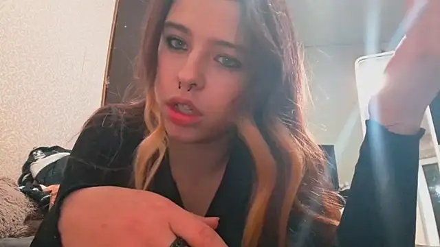 AwnyGrub online show from December 4, 6:27 pm