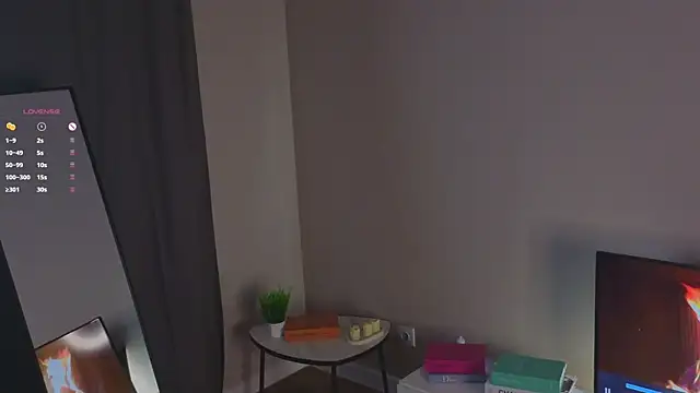 Snapshot of CruzMensch chatting on December 2, 1:05 pm CruzMensch online show from December 2, 1:05 pm