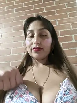 Snapshot of IsabellaaSwann chatting on November 25, 12:10 am IsabellaaSwann online show from November 25, 12:10 am