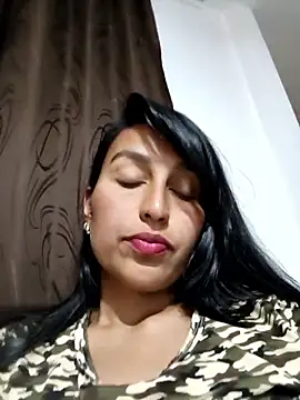 Snapshot of IsabellaaSwann chatting on December 5, 1:36 am IsabellaaSwann online show from December 5, 1:36 am