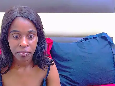 Snapshot of AMOURxxx chatting on December 18, 6:52 am AMOURxxx online show from December 18, 6:52 am