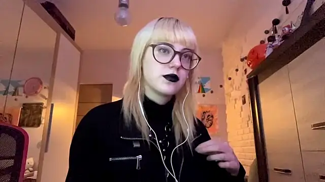 EffacedScan online show from November 17, 2:12 pm