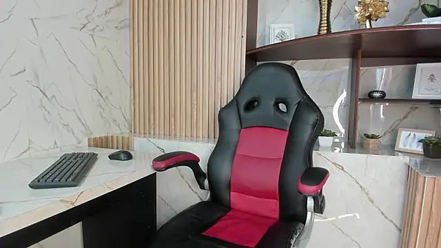 Snapshot of Lucy_Vegas chatting on March 14, 2:33 pm Lucy Vegas online show from March 14, 2:33 pm