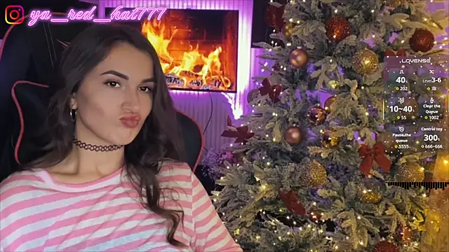 Snapshot of -RED_HAT- chatting on December 17, 5:08 pm -RED HAT- online show from December 17, 5:08 pm