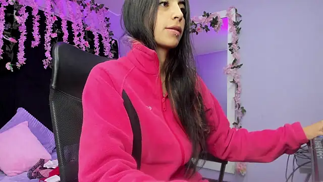 Snapshot of Noah_Jonhs chatting on December 1, 12:32 pm Noah Jonhs online show from December 1, 12:32 pm