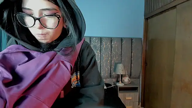 Snapshot of Atenea_Velle chatting on November 28, 1:03 pm Atenea Velle online show from November 28, 1:03 pm