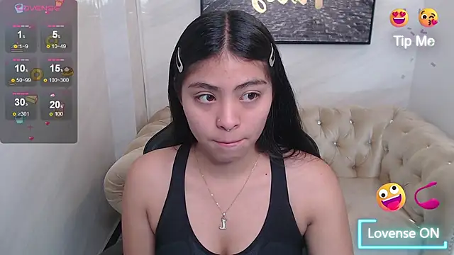 Snapshot of Little_Angelina_v chatting on December 14, 1:27 pm Little Angelina v online show from December 14, 1:27 pm