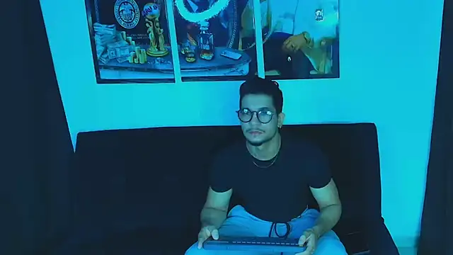 Snapshot of Nolan_joness chatting on November 20, 1:22 pm Nolan joness online show from November 20, 1:22 pm