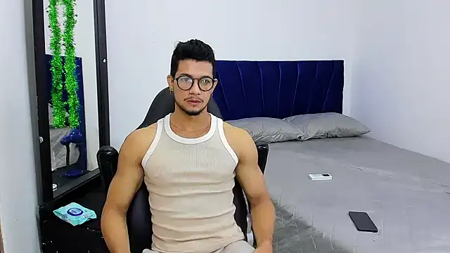 Snapshot of Nolan_joness chatting on November 21, 1:43 pm Nolan joness online show from November 21, 1:43 pm