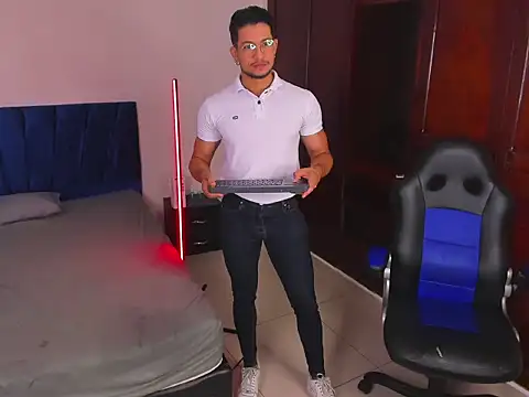 Snapshot of Nolan_joness chatting on March 28, 8:52 pm Nolan joness online show from March 28, 8:52 pm