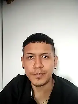 Snapshot of Chris____Col chatting on December 2, 4:35 pm Chris Col online show from December 2, 4:35 pm