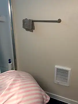 Snapshot of NaomiBella333 chatting on November 12, 10:52 pm NaomiBella333 online show from November 12, 10:52 pm