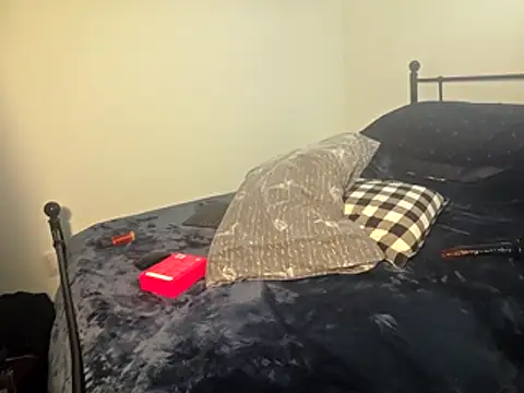 piggylatino online show from June 8, 4:18 pm