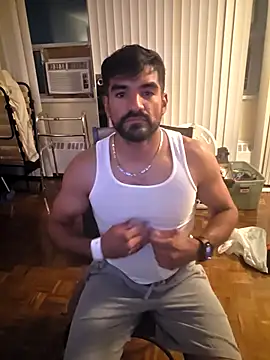 piggylatino online show from July 18, 3:00 am