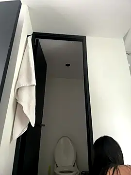 Hannaah wood online show from December 20, 7:54 pm