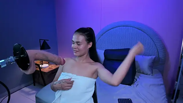 Snapshot of Sara_rhoades chatting on March 27, 8:08 pm Sara rhoades online show from March 27, 8:08 pm