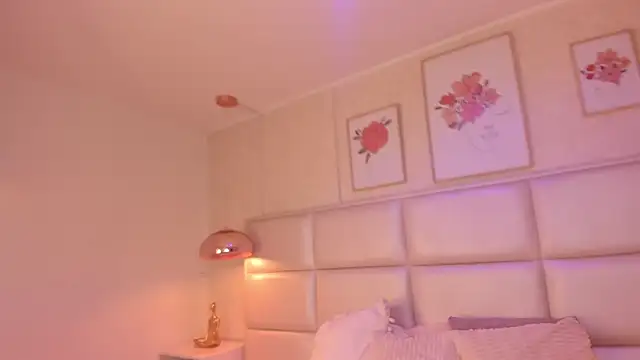 Snapshot of Kate_Winslet_ chatting on December 15, 2:32 pm Kate Winslet online show from December 15, 2:32 pm