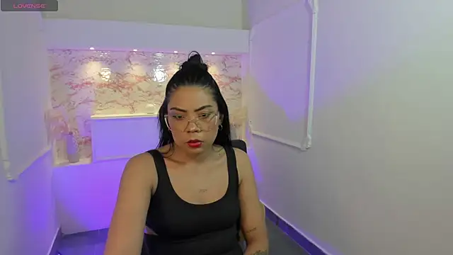 Snapshot of CataGreen1 chatting on December 2, 8:04 pm CataGreen1 online show from December 2, 8:04 pm