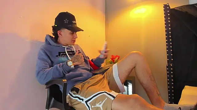 Xanderr owen2 online show from February 7, 8:23 pm