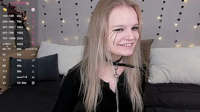 Snapshot of MicheleHonas chatting on February 13, 7:10 pm MicheleHonas online show from February 13, 7:10 pm