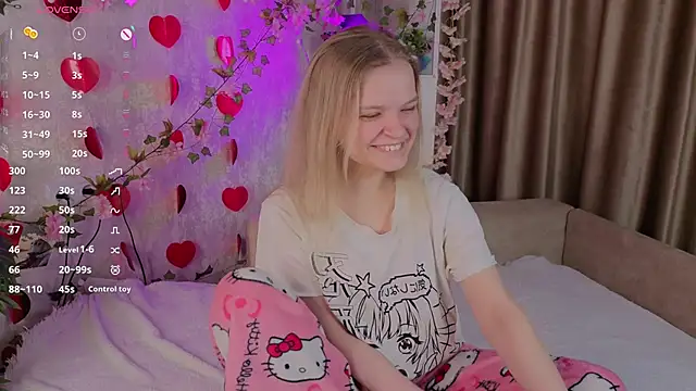 Snapshot of MicheleHonas chatting on February 24, 5:33 pm MicheleHonas online show from February 24, 5:33 pm