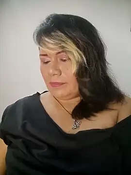 Snapshot of angi_daw chatting on April 20, 2:36 am angi daw online show from April 20, 2:36 am