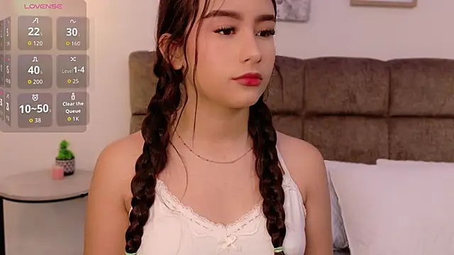 Snapshot of Sophie_Honey18 chatting on November 29, 1:47 pm Sophie Honey18 online show from November 29, 1:47 pm