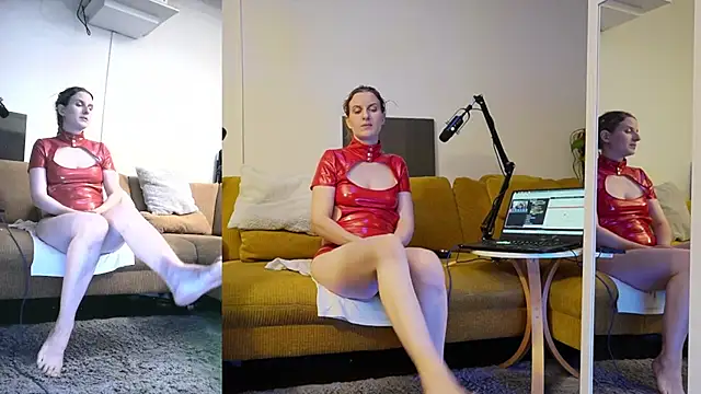 SUZANNEXXXXXX online show from March 28, 11:15 pm