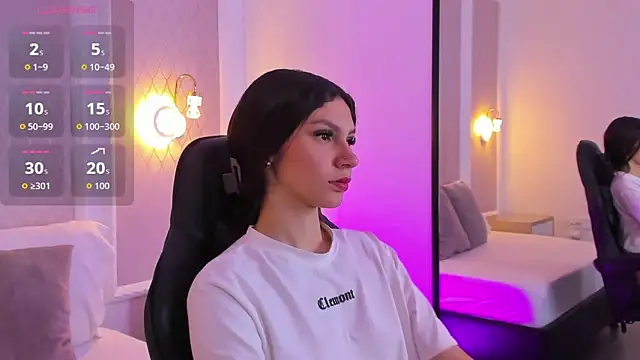 cloee20  online show from February 11, 2:16 am