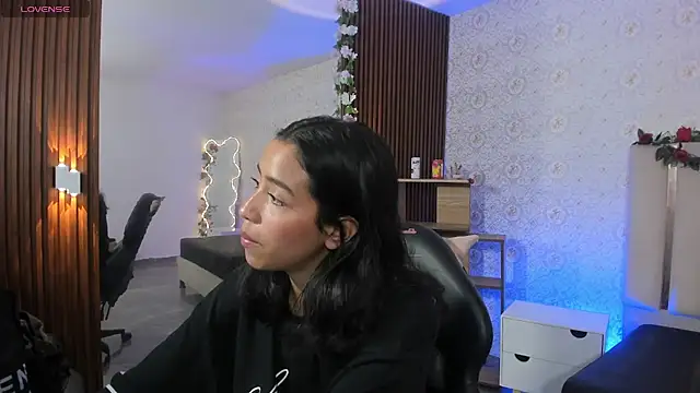 Snapshot of Joselyn_tay chatting on April 24, 7:27 pm Joselyn tay online show from April 24, 7:27 pm