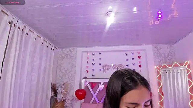 ISABELA TAY online show from March 3, 12:00 pm