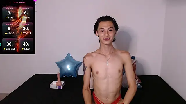 Snapshot of apolo_smith001 chatting on November 27, 2:35 am apolo smith001 online show from November 27, 2:35 am