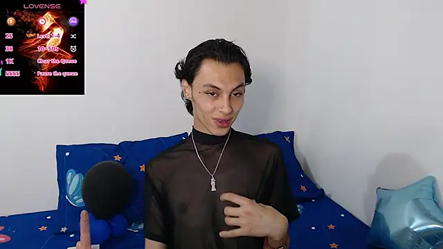 Snapshot of apolo_smith001 chatting on December 3, 3:03 am apolo smith001 online show from December 3, 3:03 am