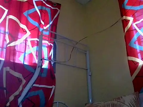 loriepinay46 online show from June 6, 10:58 pm