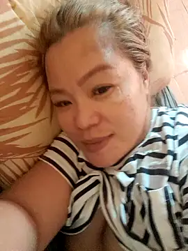 loriepinay46 online show from June 8, 8:15 am