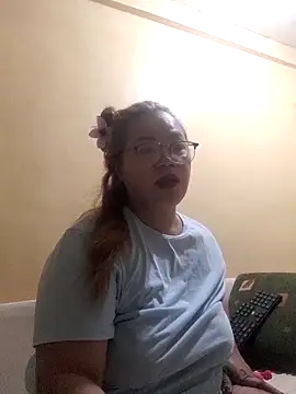 loriepinay46 online show from June 21, 9:17 pm