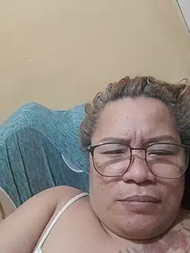 loriepinay46 online show from July 13, 2:42 pm