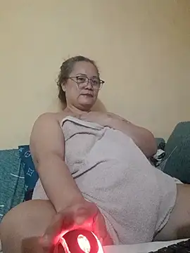 loriepinay46 online show from August 1, 10:19 pm