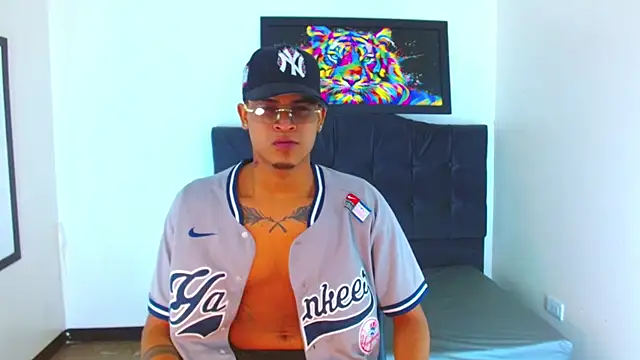 Isaacas  online show from November 25, 11:32 am