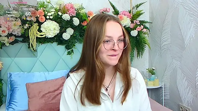 Snapshot of MadisonSmitt chatting on November 25, 5:07 am MadisonSmitt online show from November 25, 5:07 am