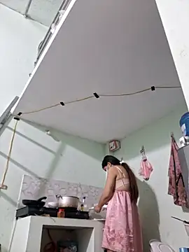 Snapshot of Misu6868 chatting on December 16, 4:06 am Misu6868 online show from December 16, 4:06 am