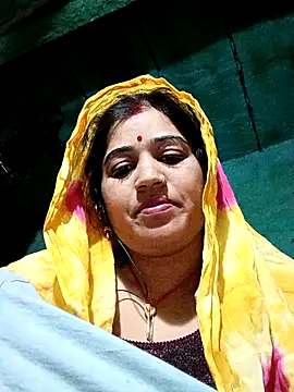 Snapshot of Hot_kamla chatting on December 13, 11:43 pm Hot kamla online show from December 13, 11:43 pm