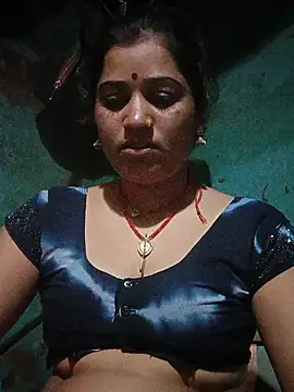 Snapshot of Hot_kamla chatting on June 10, 10:41 pm Hot kamla online show from June 10, 10:41 pm