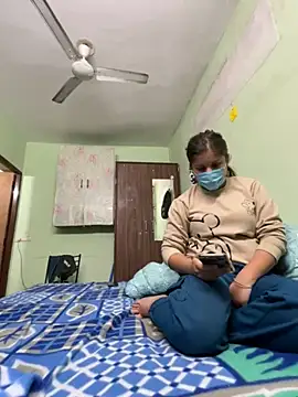 Snapshot of Cute_hotzara chatting on November 21, 4:55 am Cute hotzara online show from November 21, 4:55 am