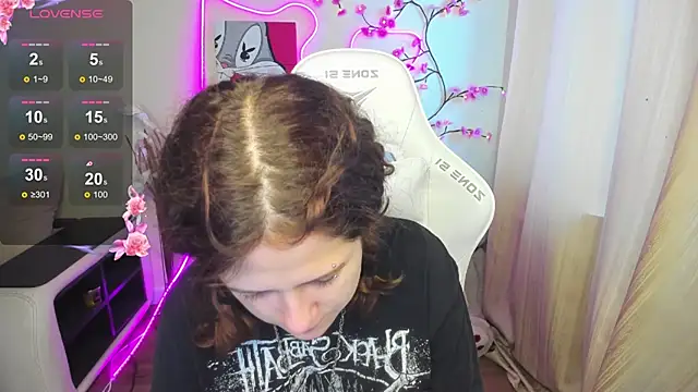 Snapshot of Anora_Miller chatting on November 27, 8:27 am Anora Miller online show from November 27, 8:27 am