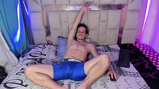 Snapshot of Sexybigjefffx chatting on November 16, 11:21 pm Sexybigjefffx online show from November 16, 11:21 pm