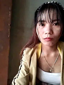 Snapshot of gugu0022 chatting on December 5, 2:20 am gugu0022 online show from December 5, 2:20 am