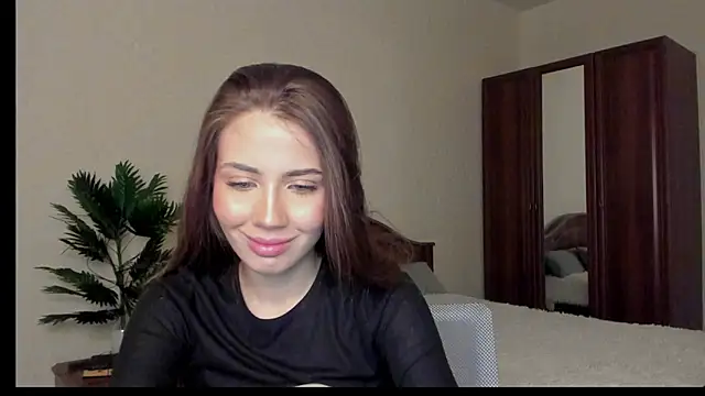 Aurora Glow21 online show from January 11, 12:10 pm