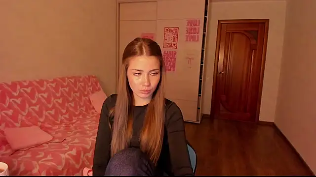 Snapshot of Aurora_Glow21 chatting on April 30, 12:22 pm Aurora Glow21 online show from April 30, 12:22 pm